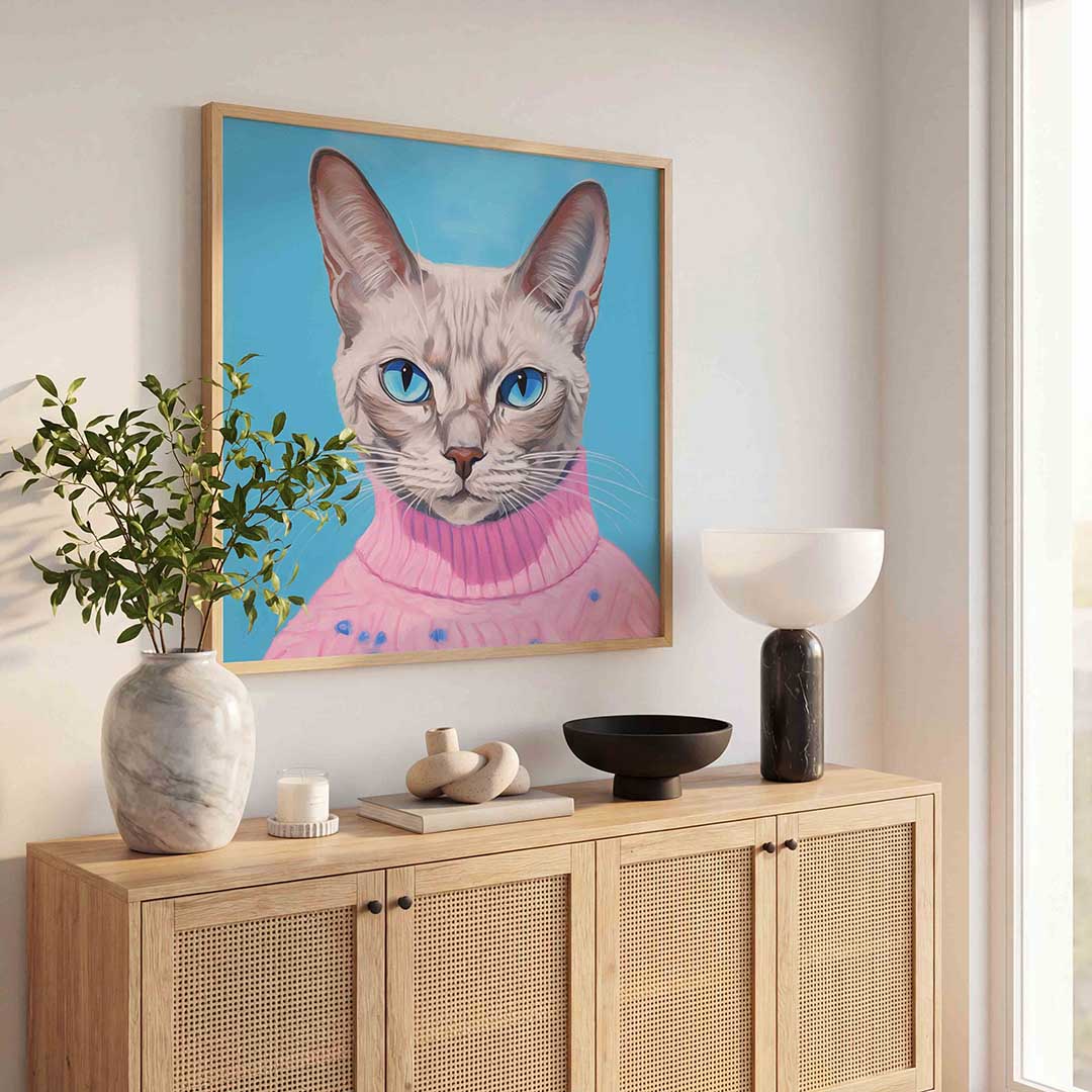 Kat met roze trui Poster