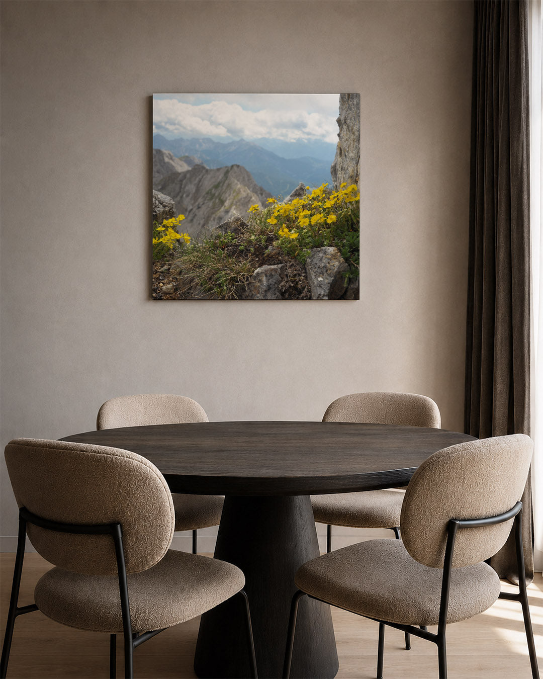 Berglandschap met bloemen Kunstwerk