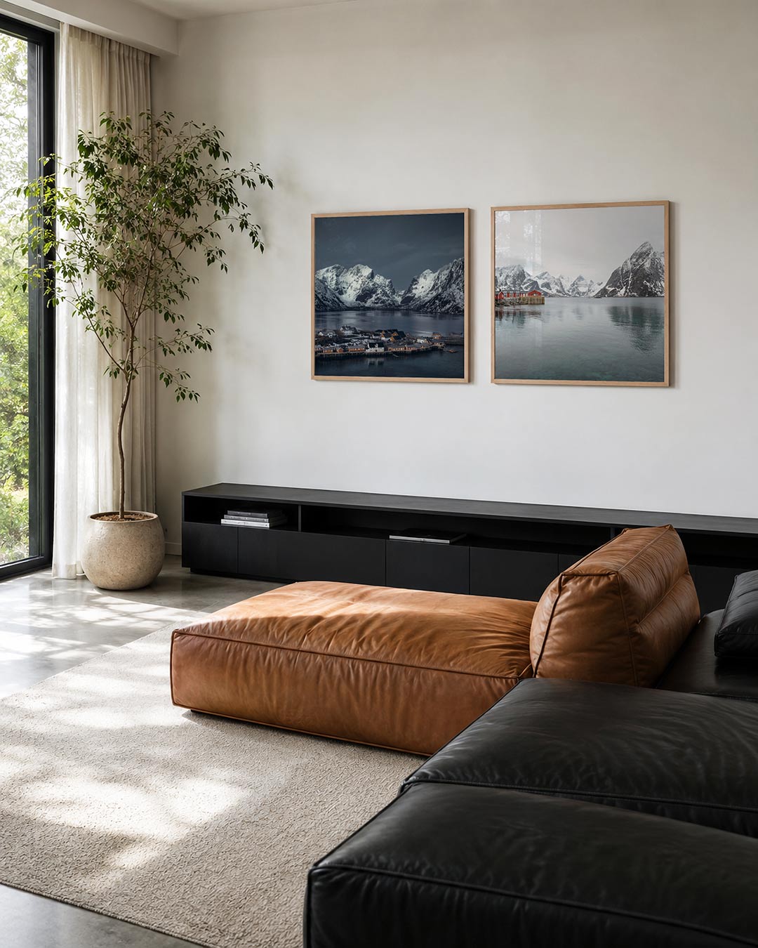 Interieur met vierkant fotografisch tweeluik stilte aan de fjord – Gerald Emming
