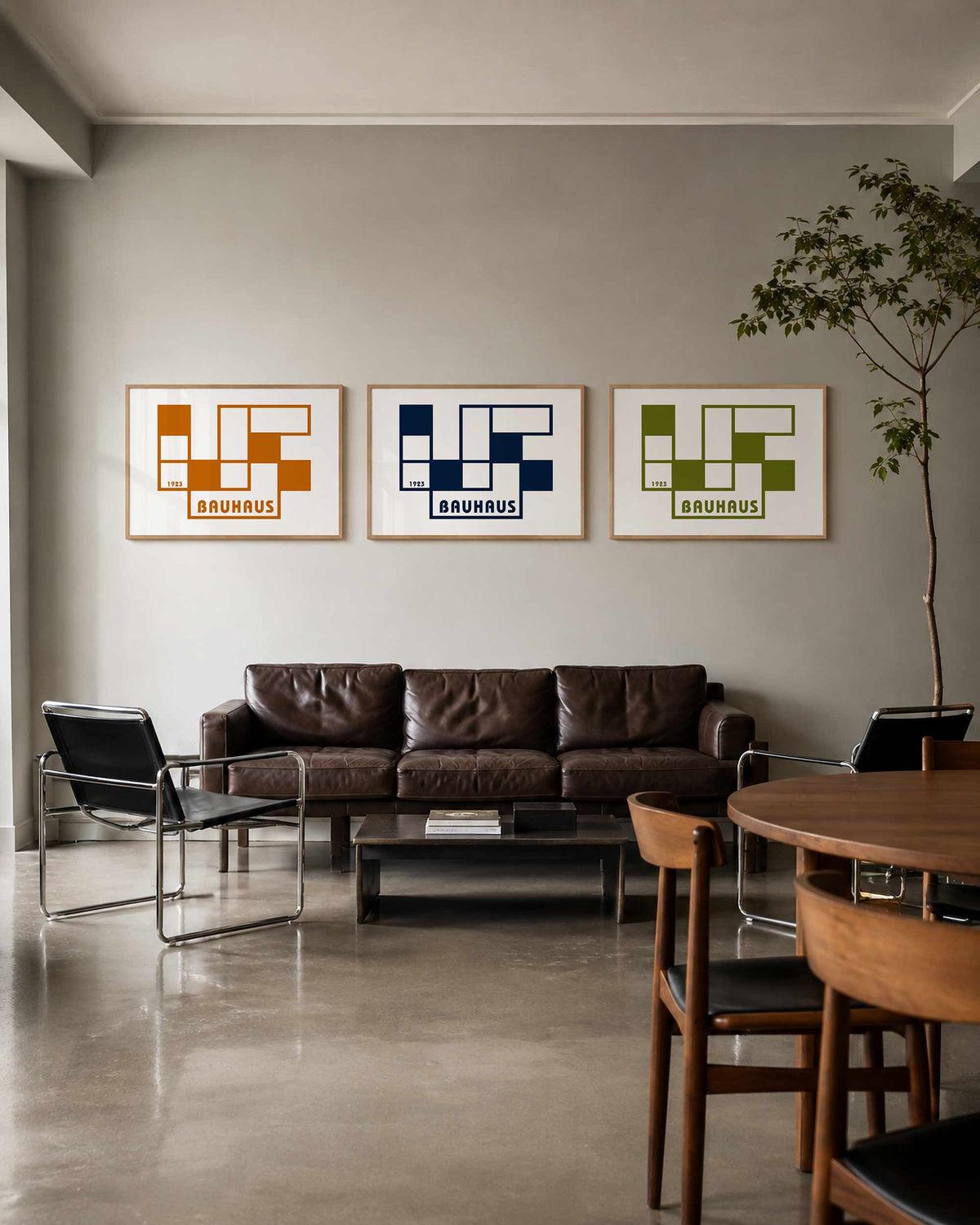 Interieurmockup van drieluik landscape-posterset met grafische rasterpanelen
