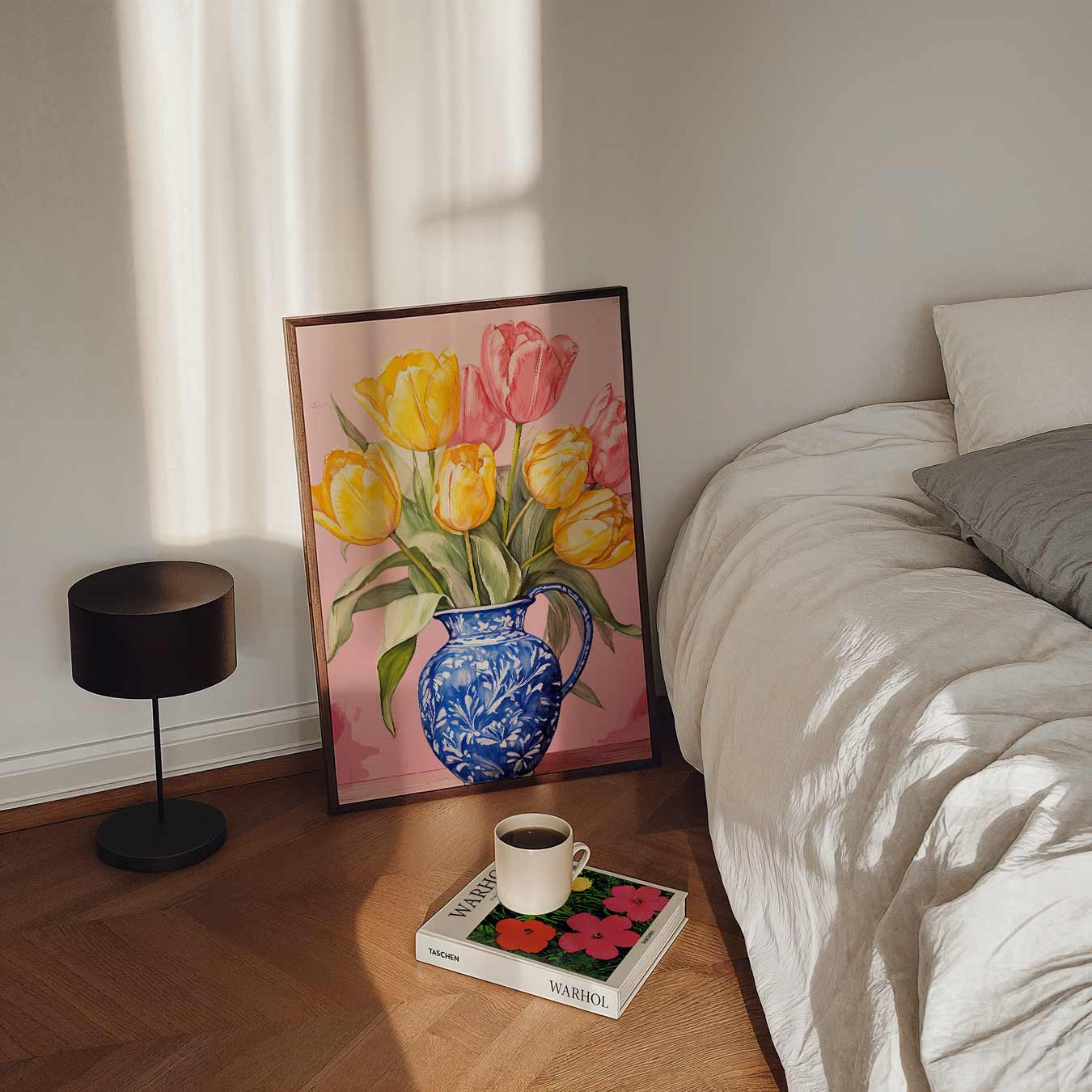 Vrolijke Tulpen in Blauwe Vaas Poster-WallArtistic