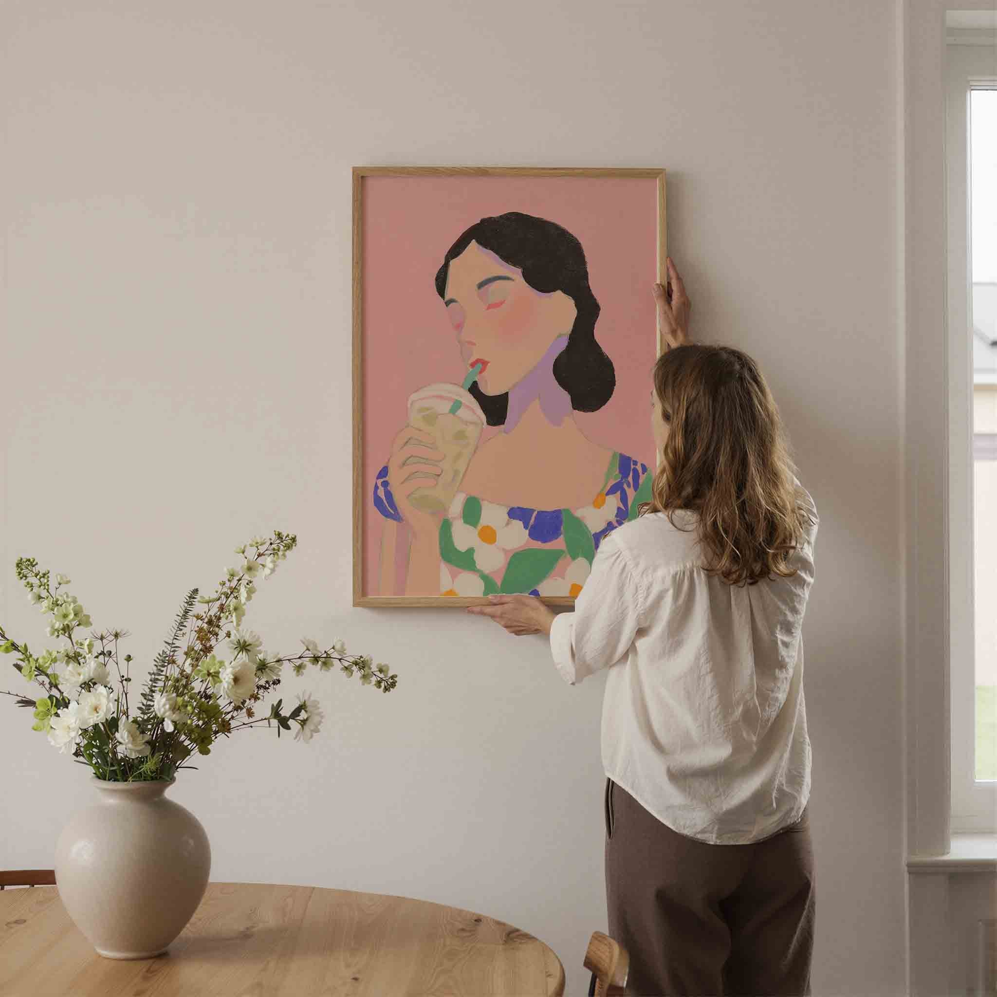 Vrouw met drankje Poster