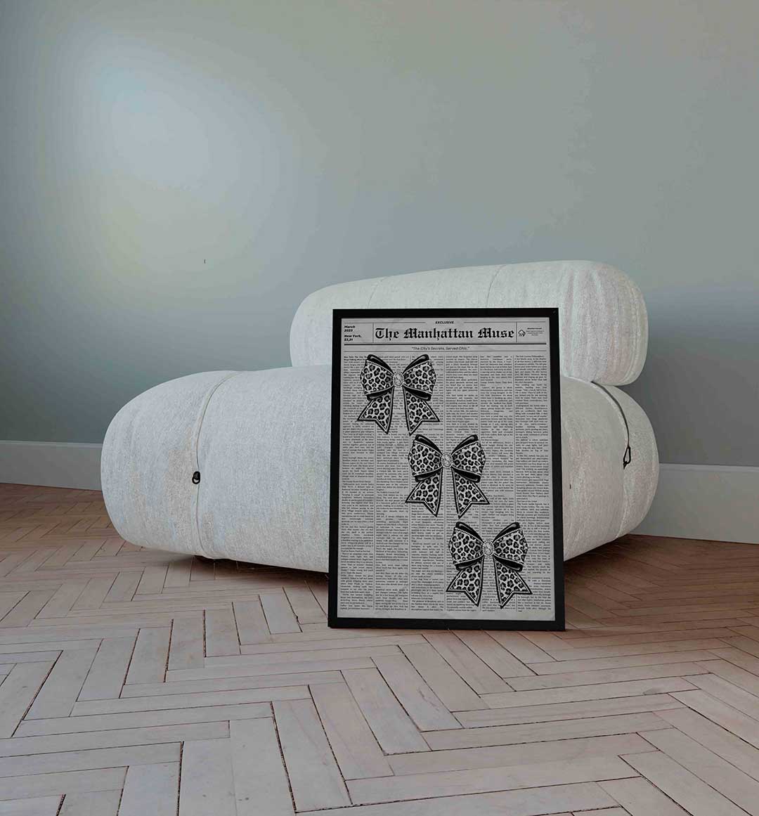 Luipaardstrikjes op krantenachtergrond Poster