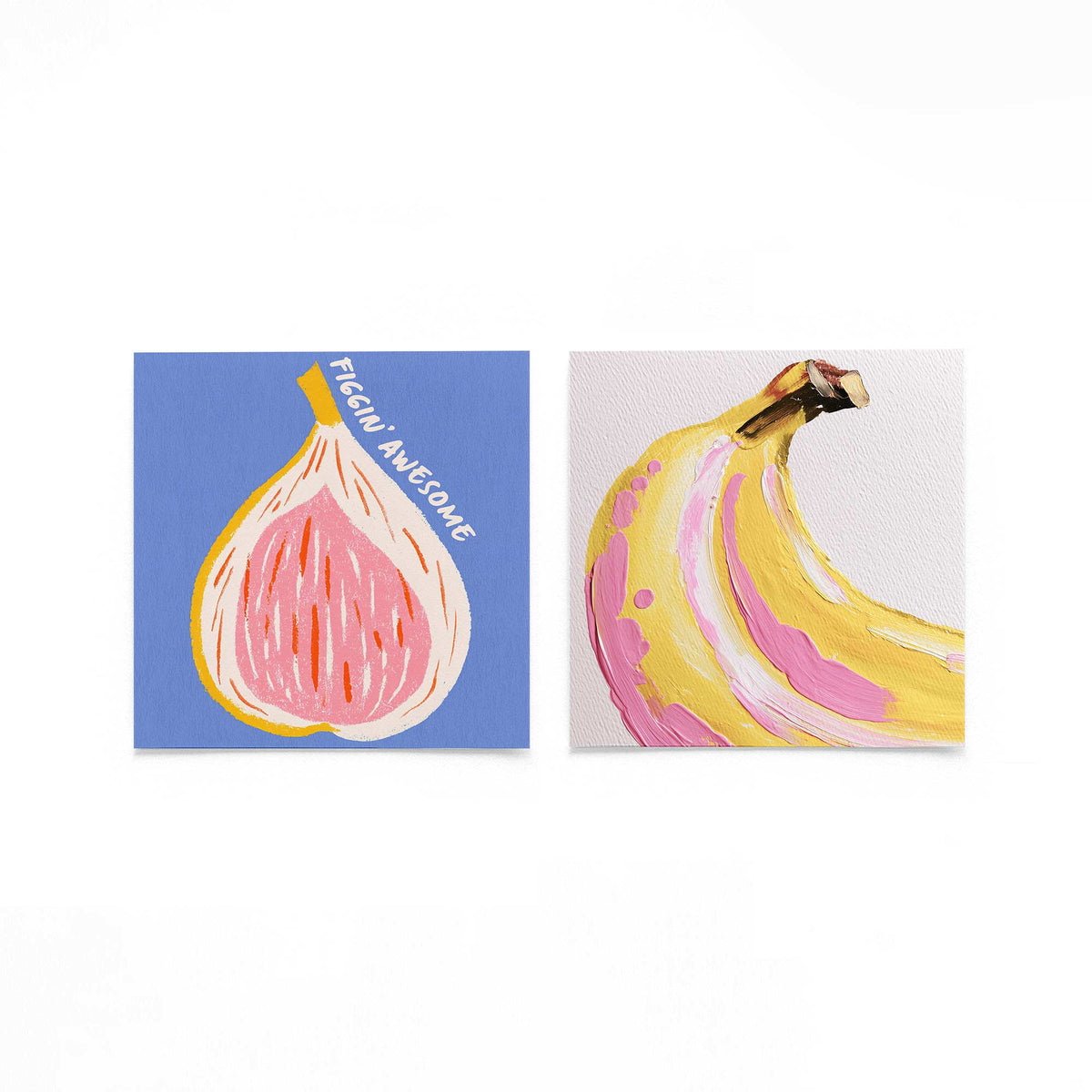 Twee vierkante posters met vijg en banaan op een gebroken witte achtergrond