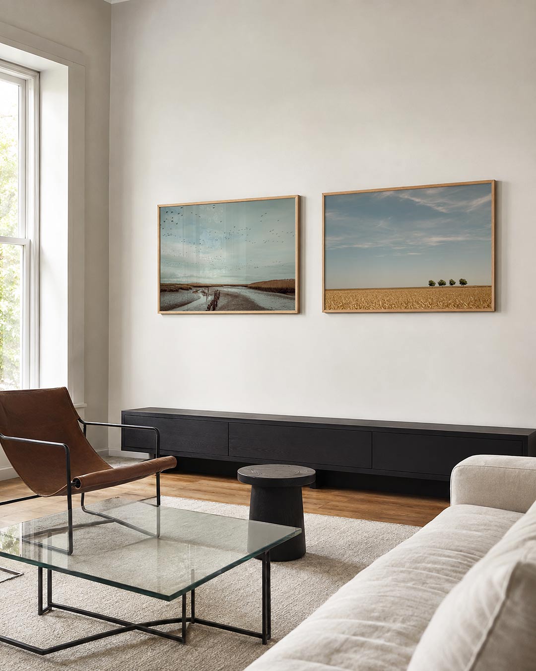 Interieur met liggend fotografisch tweeluik getijden en gouden aren – Gerald Emming