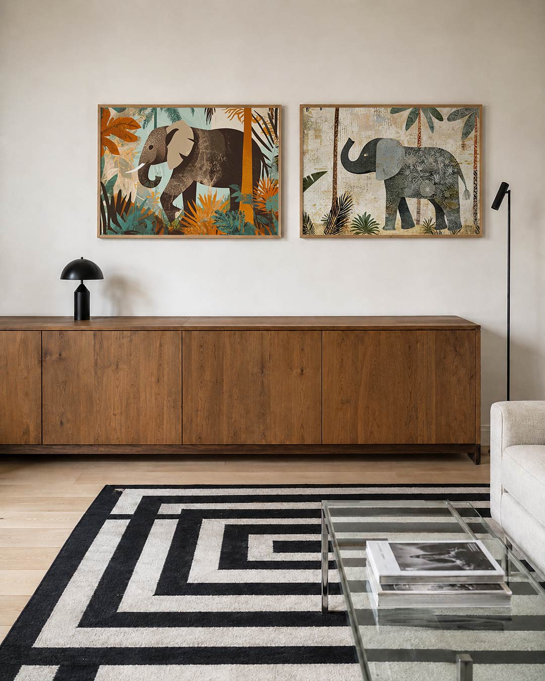 Interieurpresentatie van twee posters met een olifant wandelt door een kleurrijke jungle met levendige
