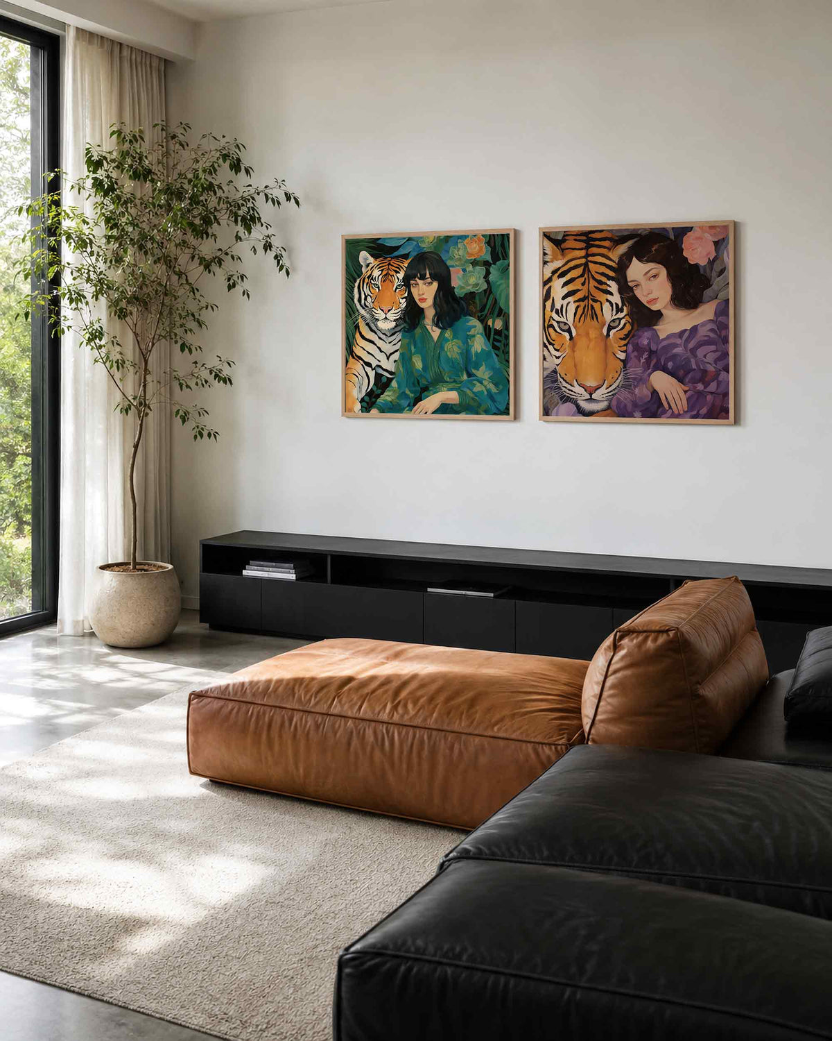 Interieurpresentatie van een tweedelige vierkante posterset met vrouwen met tijgers
