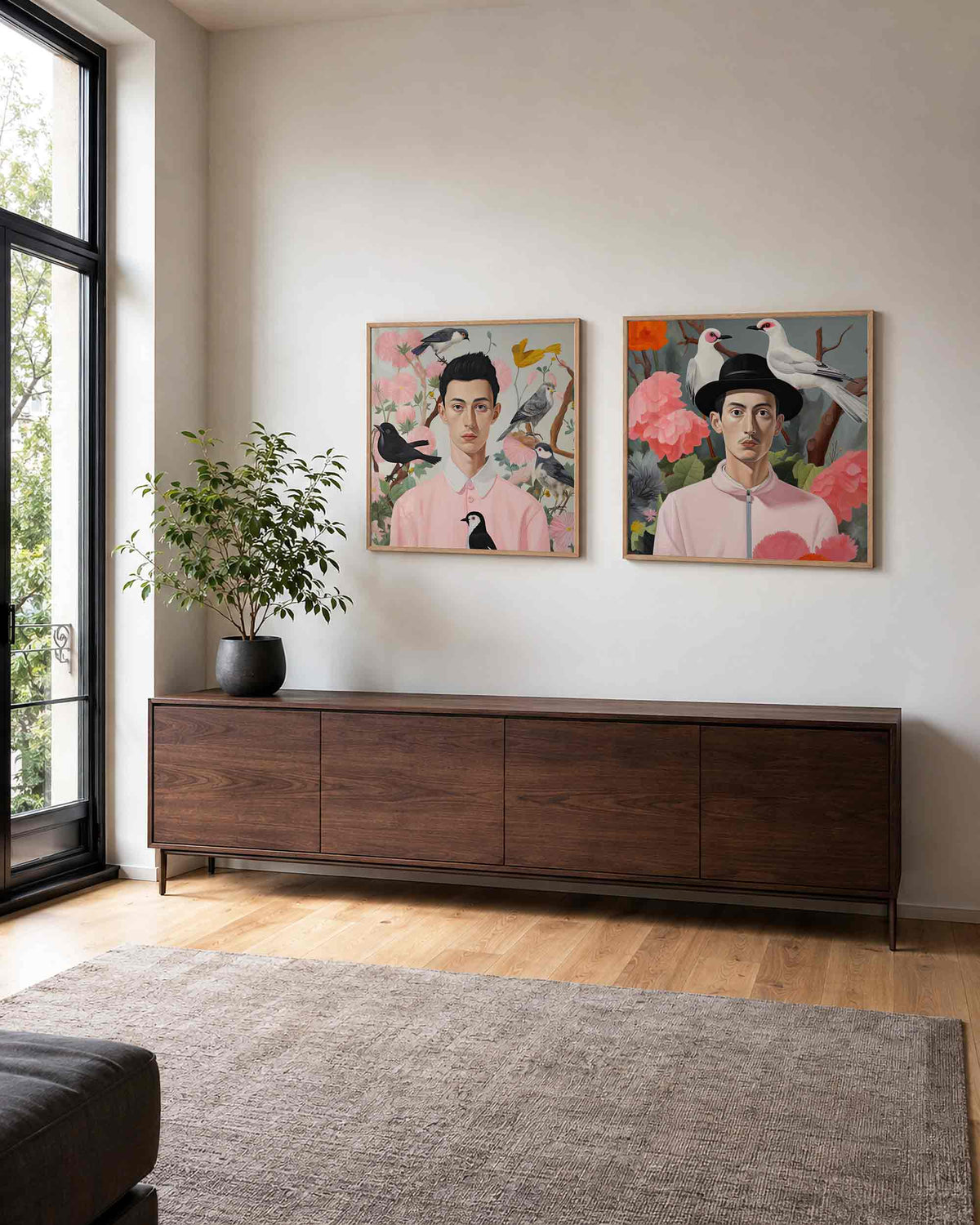 Interieurpresentatie van een tweedelige vierkante posterset met mannen, vogels en bloemen