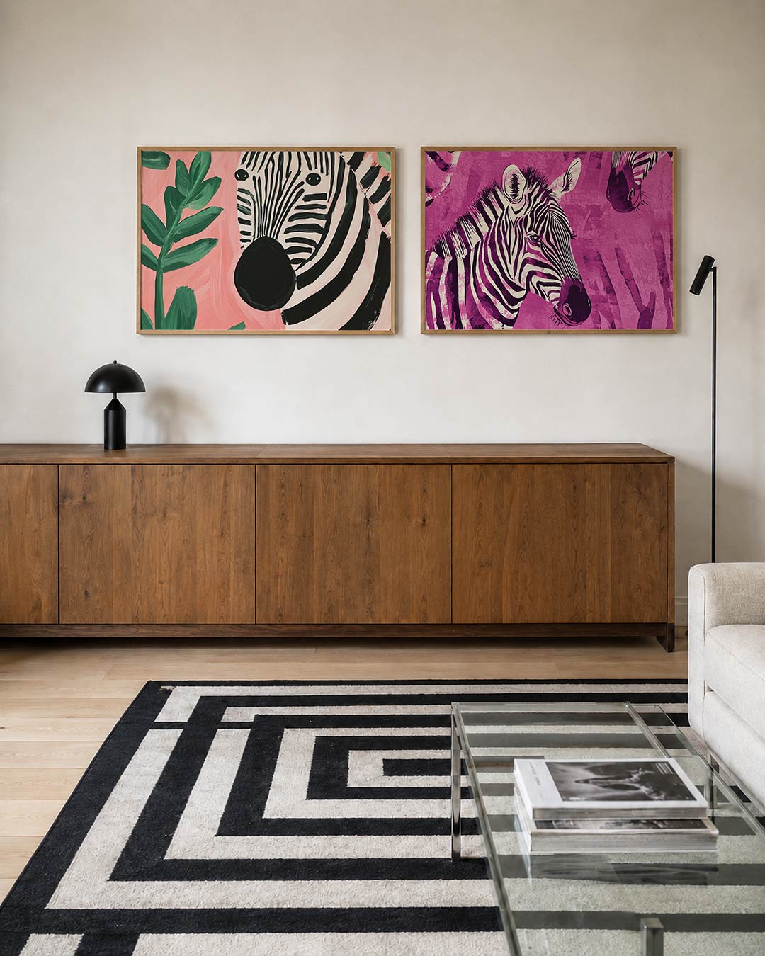 Tweedelige posterset met een zebra met zwarte strepen, getoond in een interieur