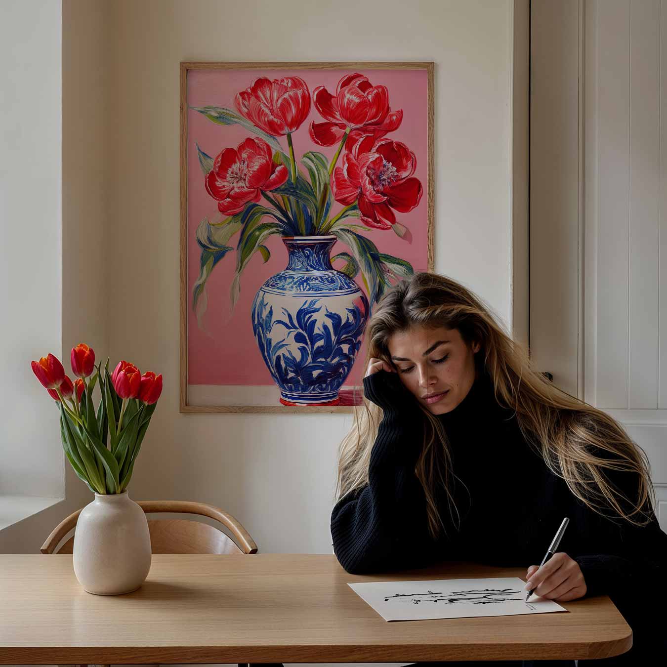 Bloeiende Tulpen in Stijlvolle Vaas Poster-WallArtistic