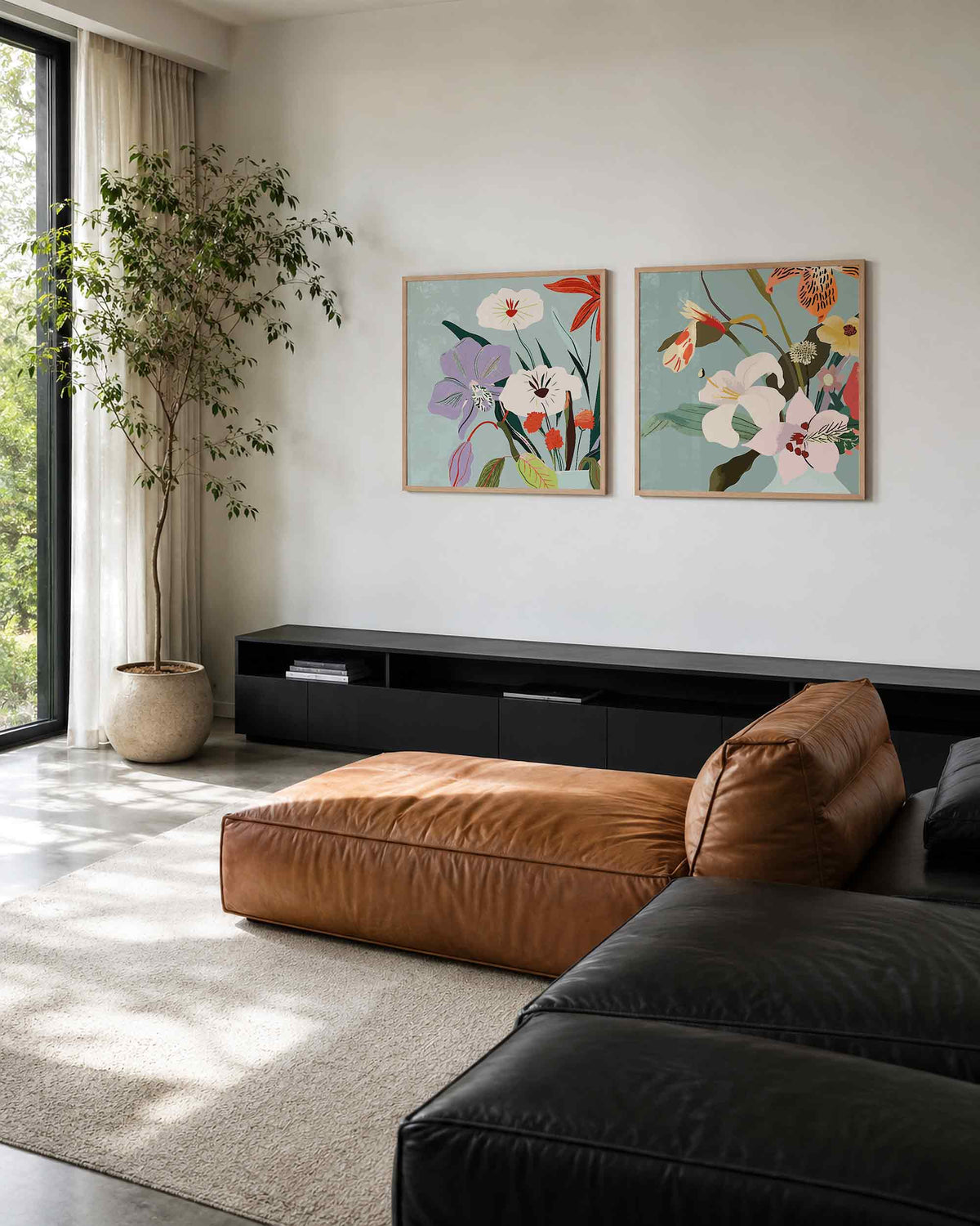 Interieurpresentatie van een tweedelige vierkante posterset met bloemen en orchideeën