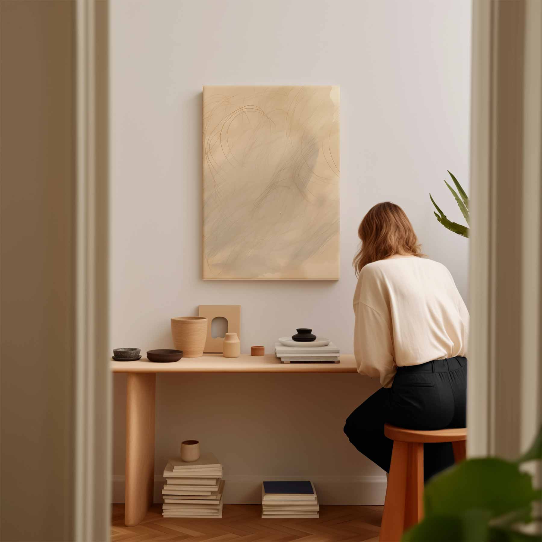 Beige achtergrond met gebogen lijnen