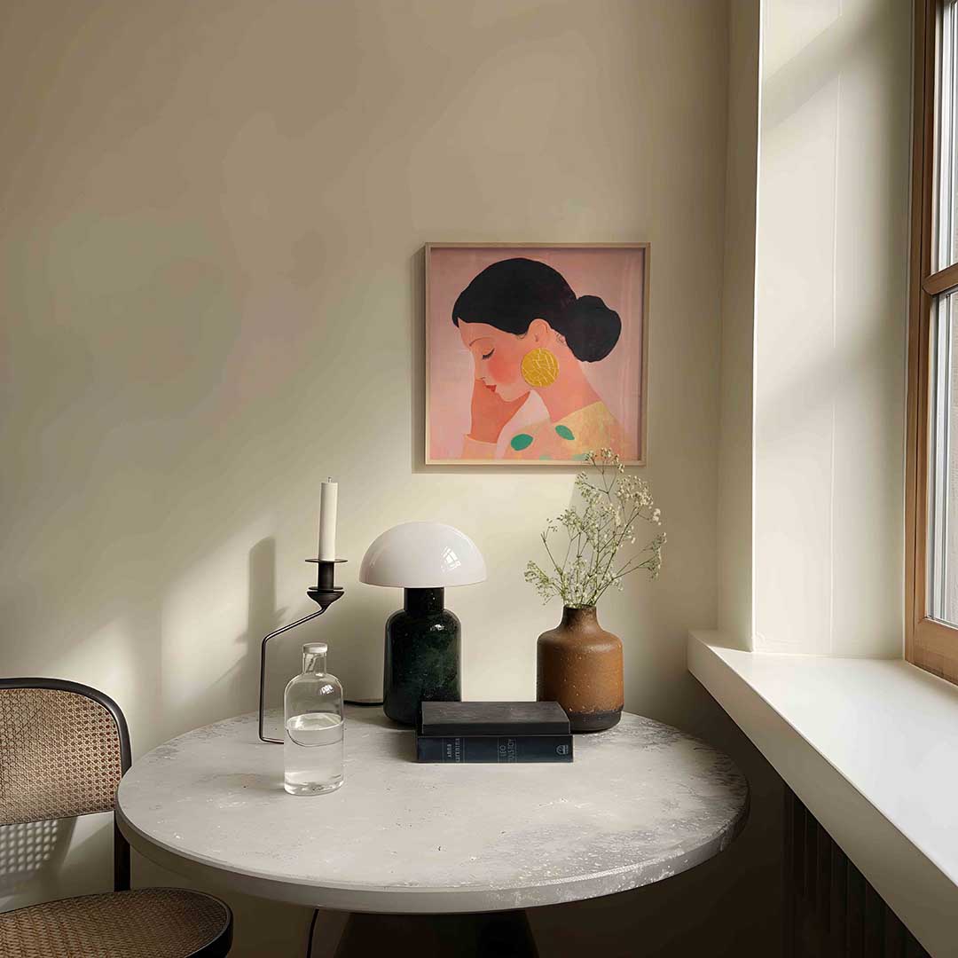 Vrouw met gouden oorbel Poster