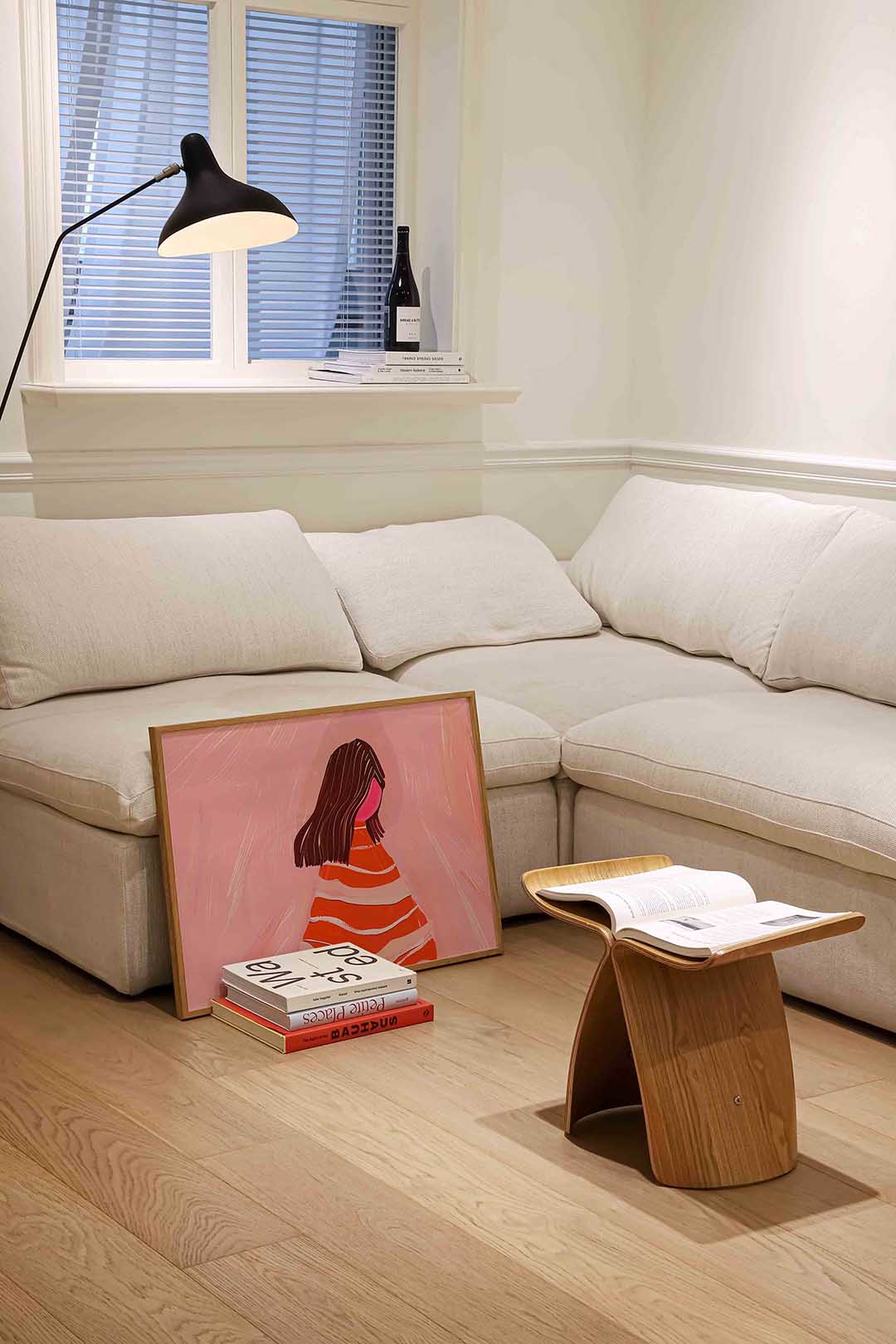 Gestreepte jurk en roze achtergrond Poster