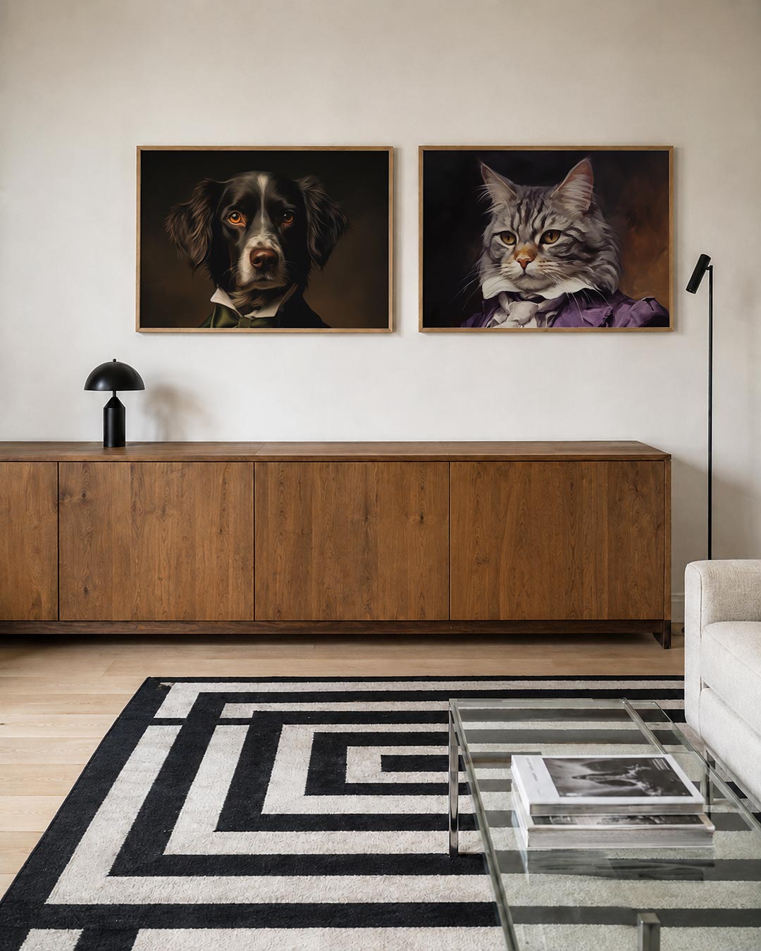 Interieurpresentatie van twee posters met donkere tinten en een rustige visuele opbouw