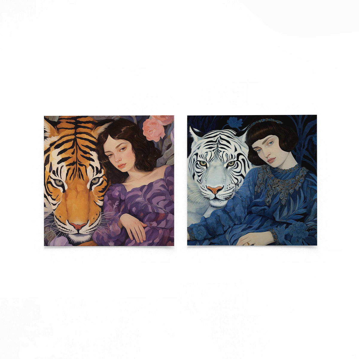 Twee vierkante posters met vrouwen met tijgers op een gebroken witte achtergrond
