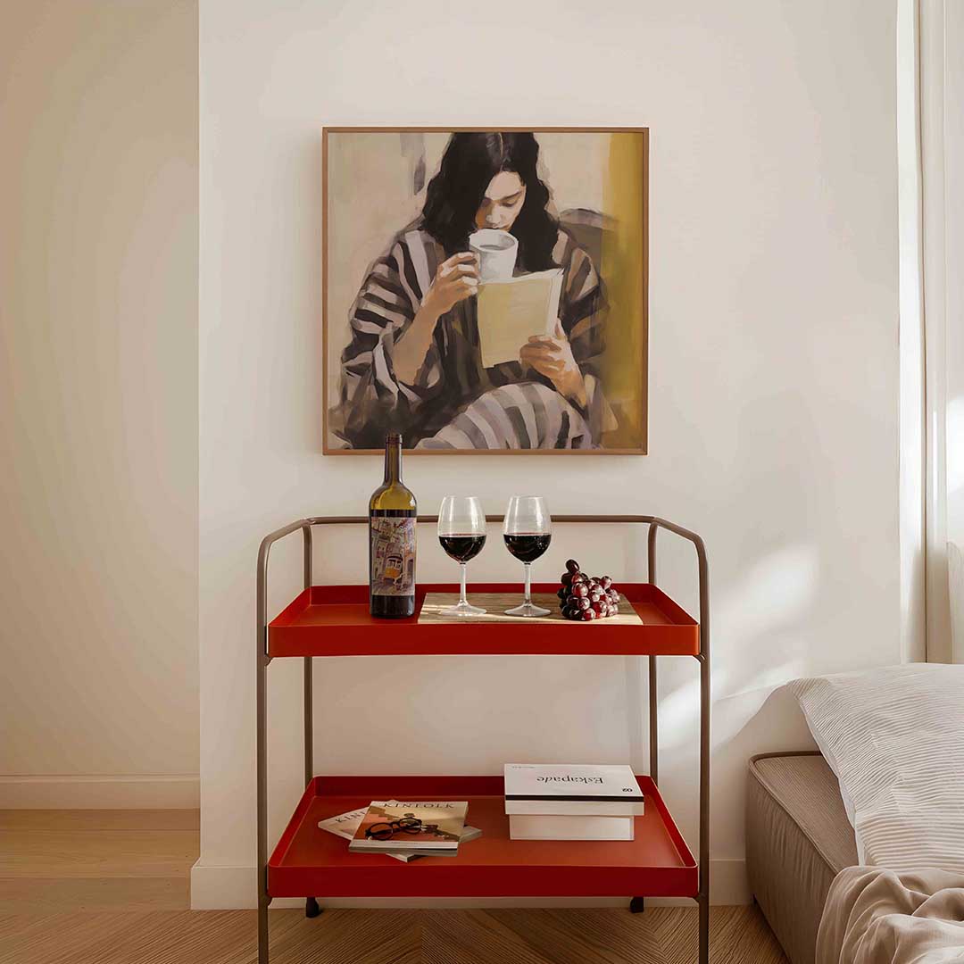 Vrouw met kopje en boek Poster