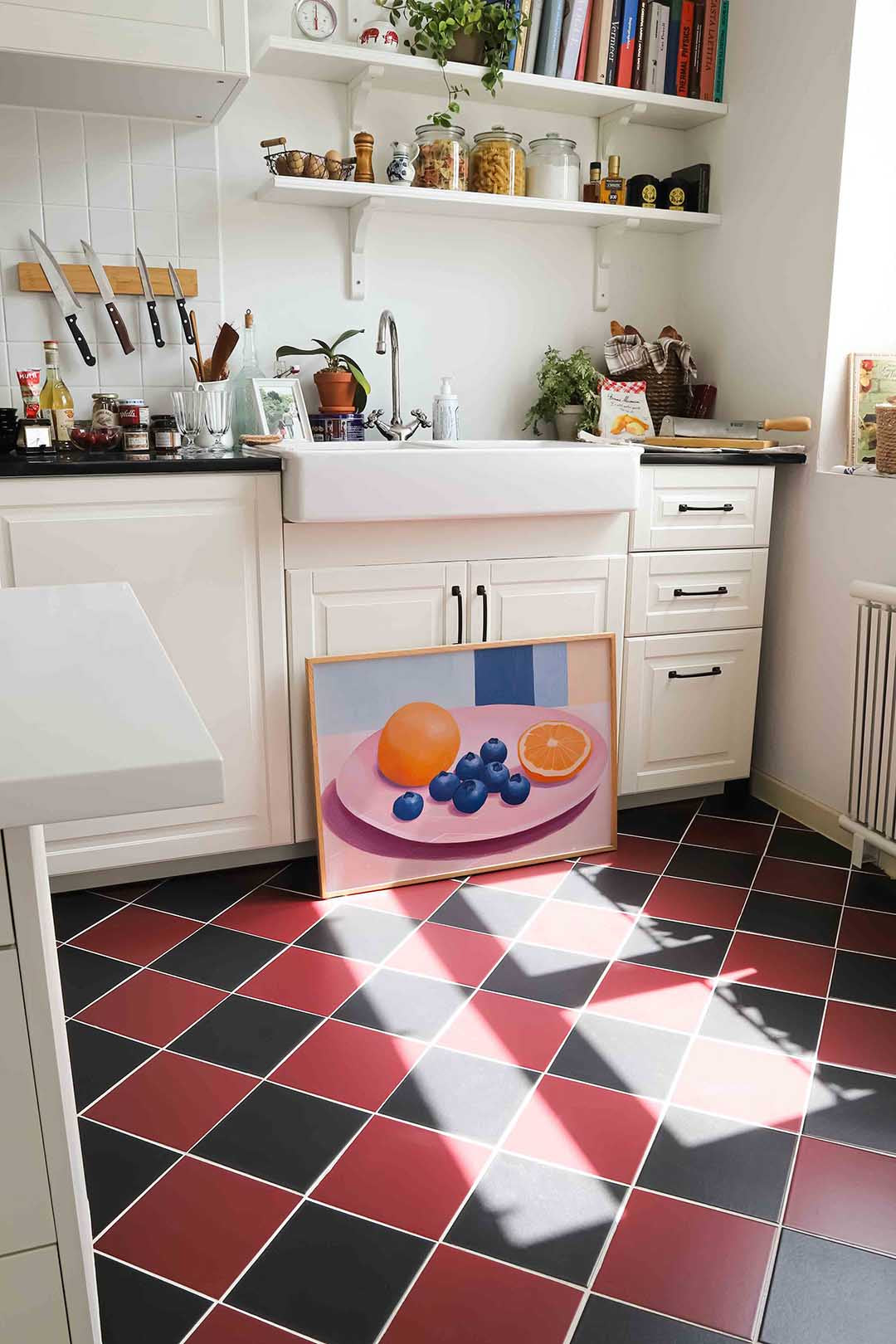 Fruit op roze bord Poster