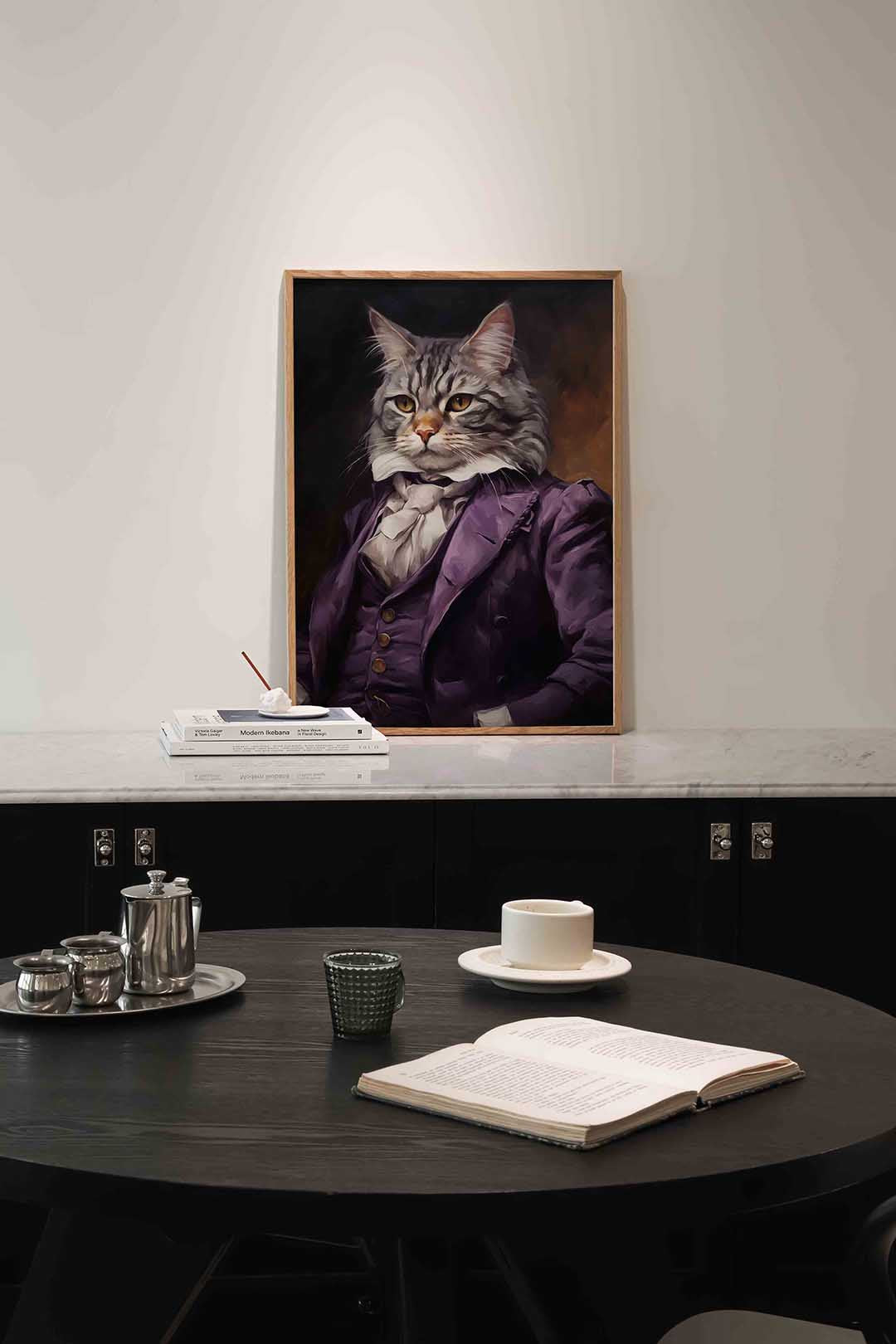 Kat in paars kostuum Poster