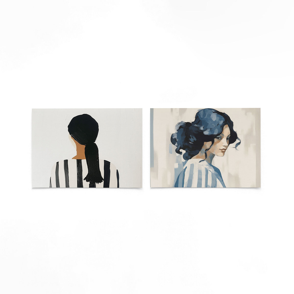 Twee liggende posters met een silhouet met een donkere haardos en een gestreept patroon op een gebroken witte achtergrond