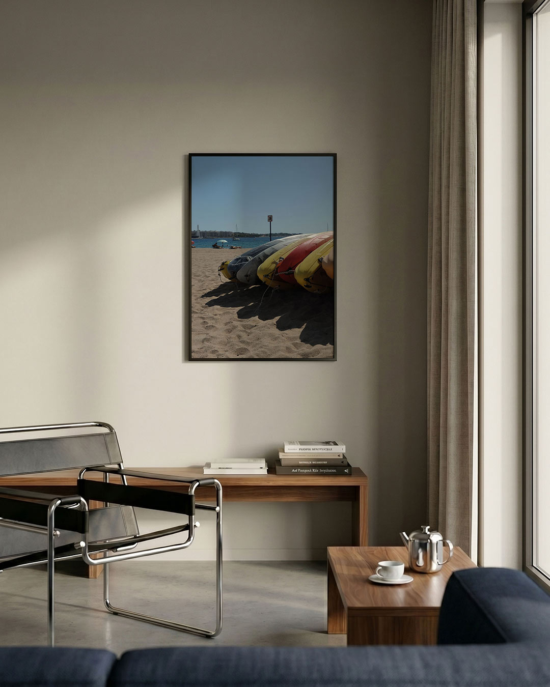 Kleurrijke kajaks op strand Poster