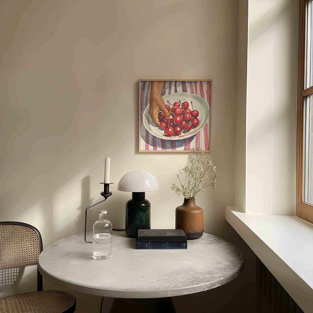Hand met kersen Poster