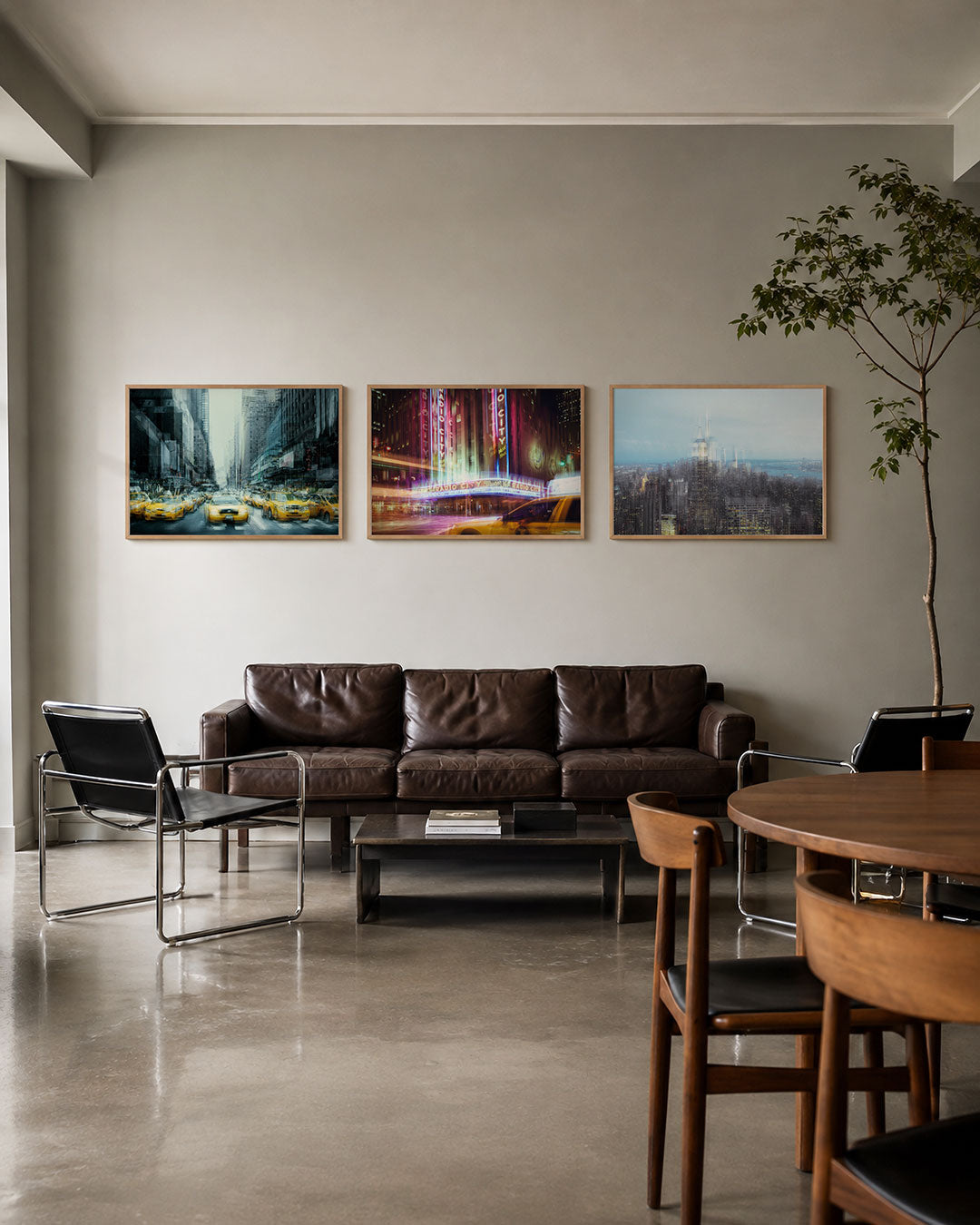 Interieur met liggend fotografisch drieluik stadslagen in beweging – Gerald Emming
