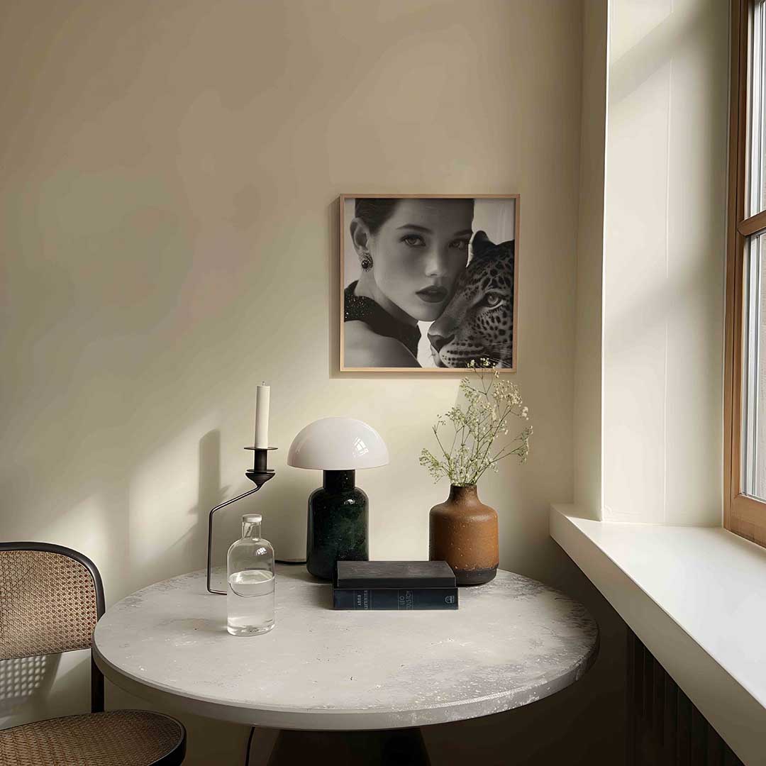 Vrouw en luipaard Poster