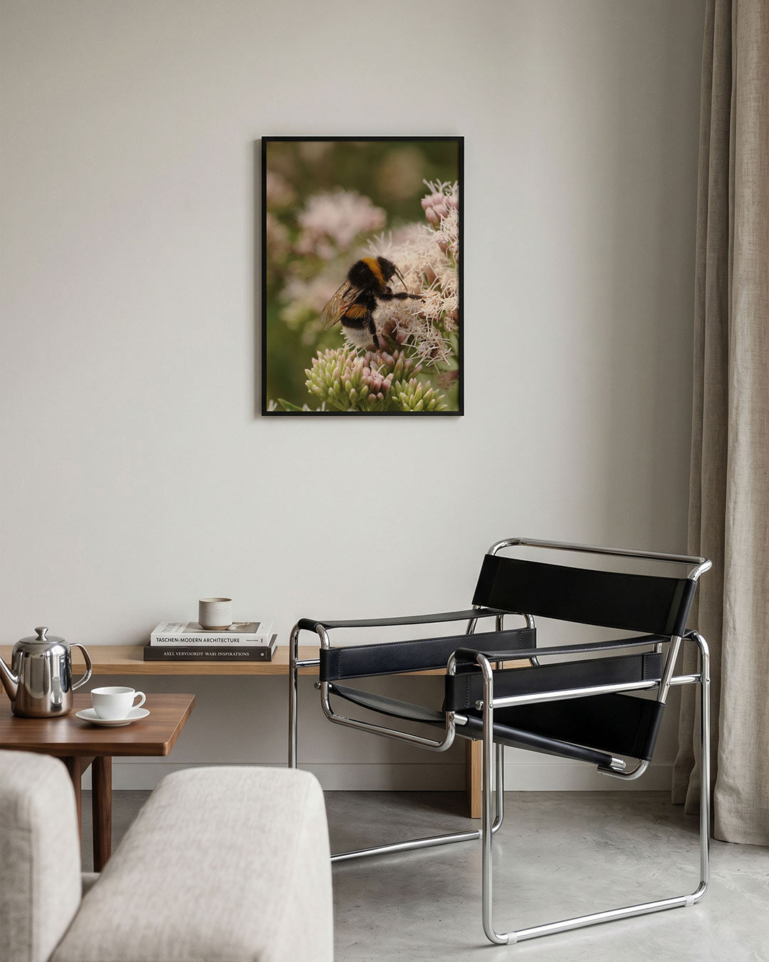 Bij op bloem Poster