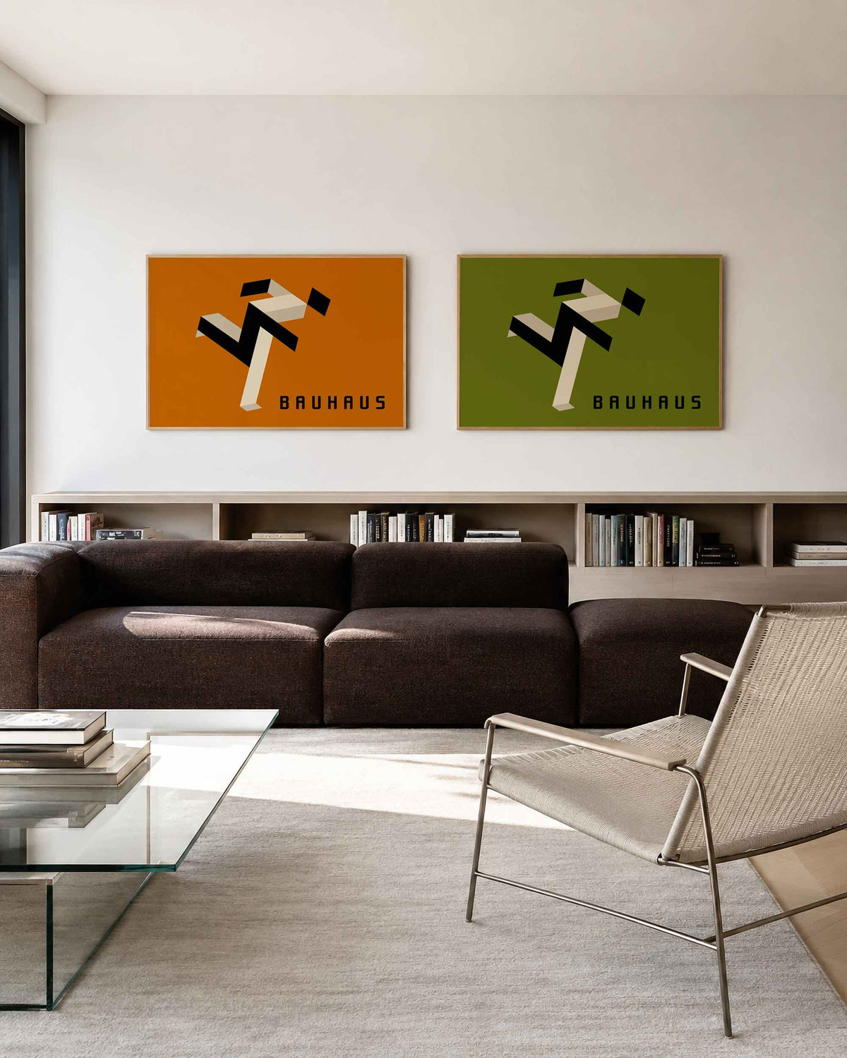 Interieurmockup van tweedelige landscape-posterset met zigzaggende linten in oranje en olijf