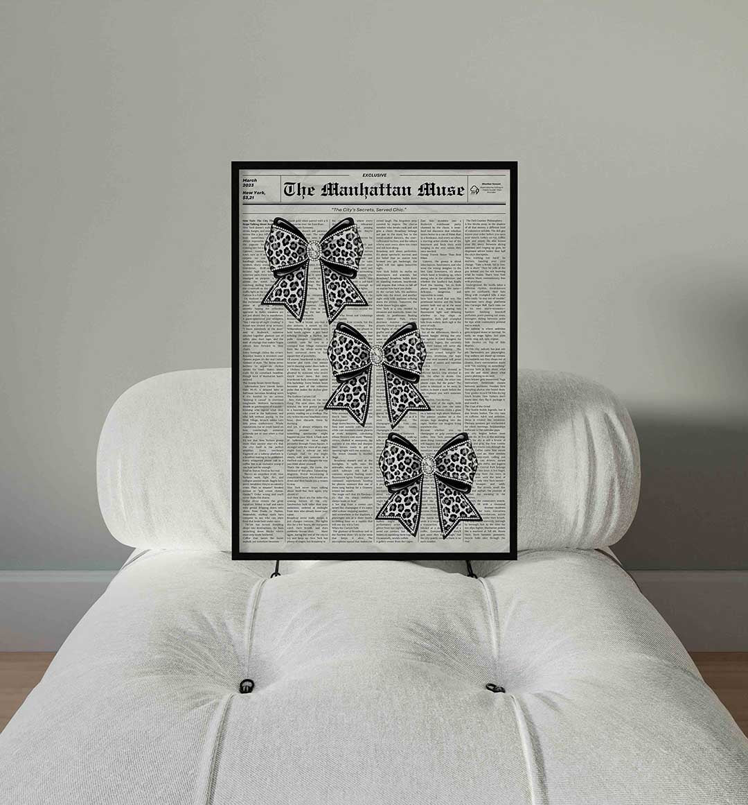 Luipaardstrikjes op krantenachtergrond Poster