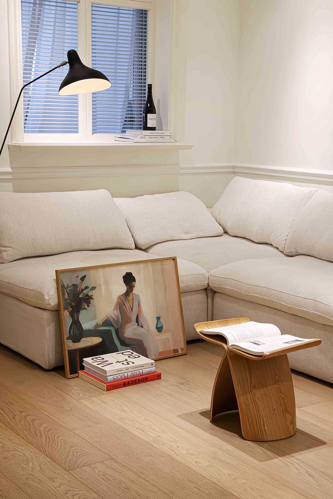 Vrouw in kamer Poster
