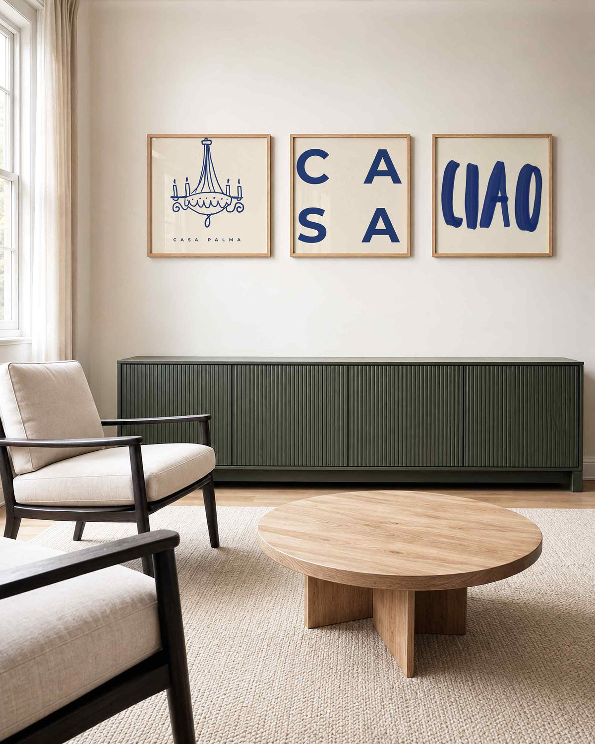Interieurpresentatie van een driedelige vierkante posterset met casa palma chao