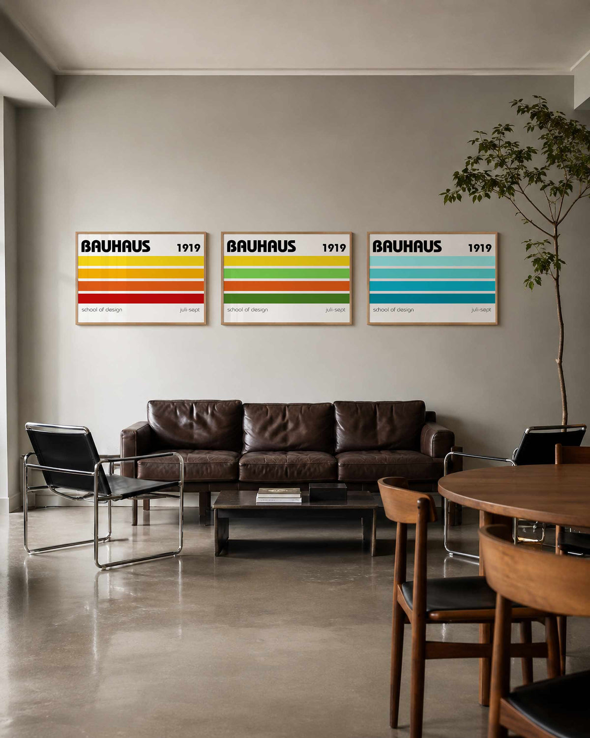 Interieurmockup van drieluik landscape-posterset met kleurbanen en ontwerptekst
