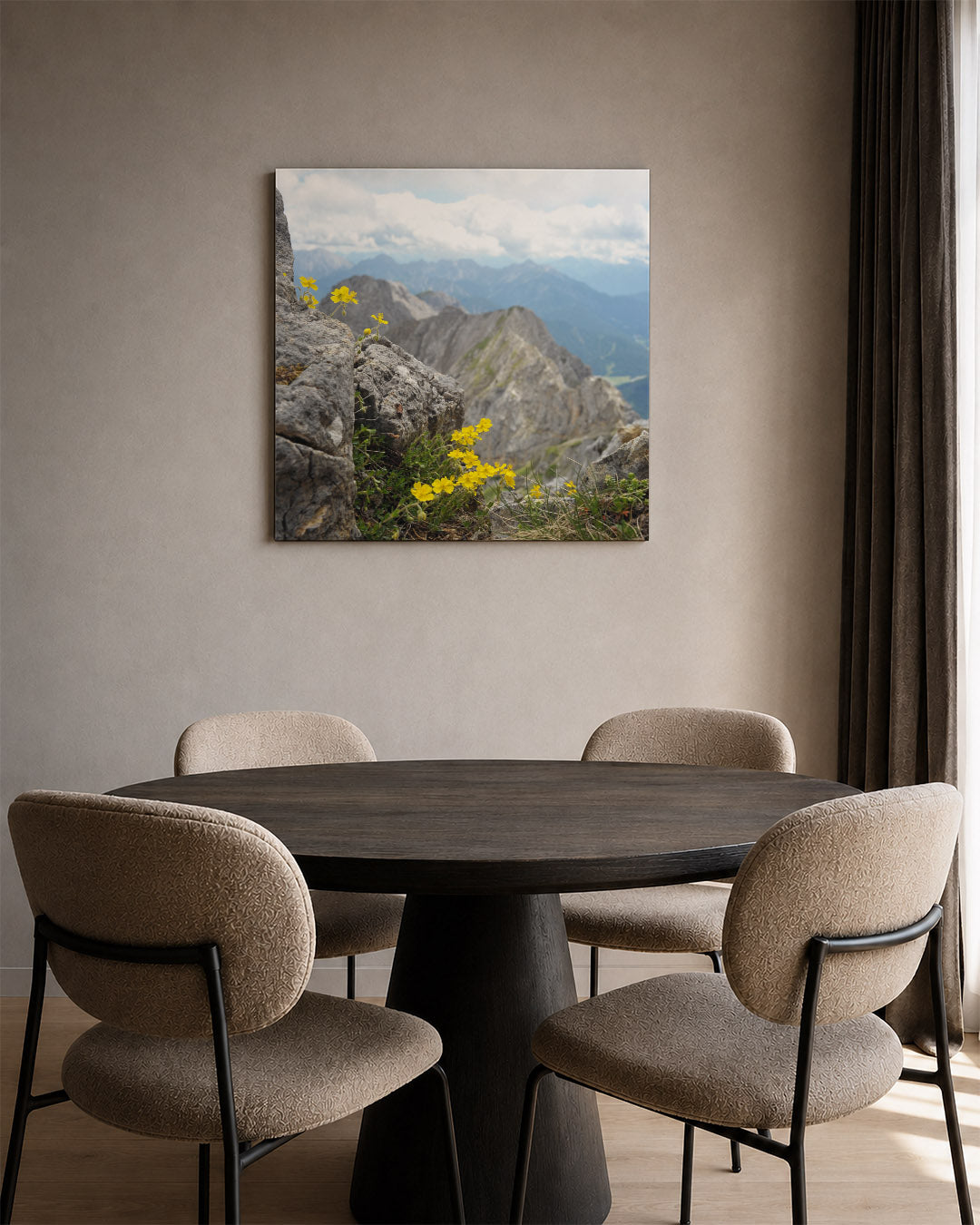 Bergbloemen en rotsen Kunstwerk