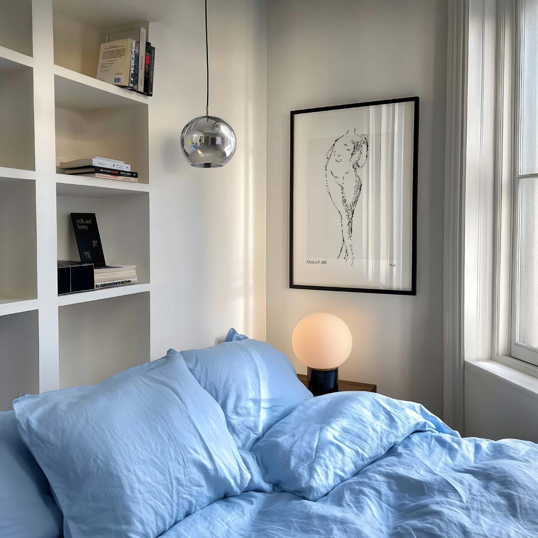 Eenvoudige Vrouwelijke Vorm Poster-WallArtistic