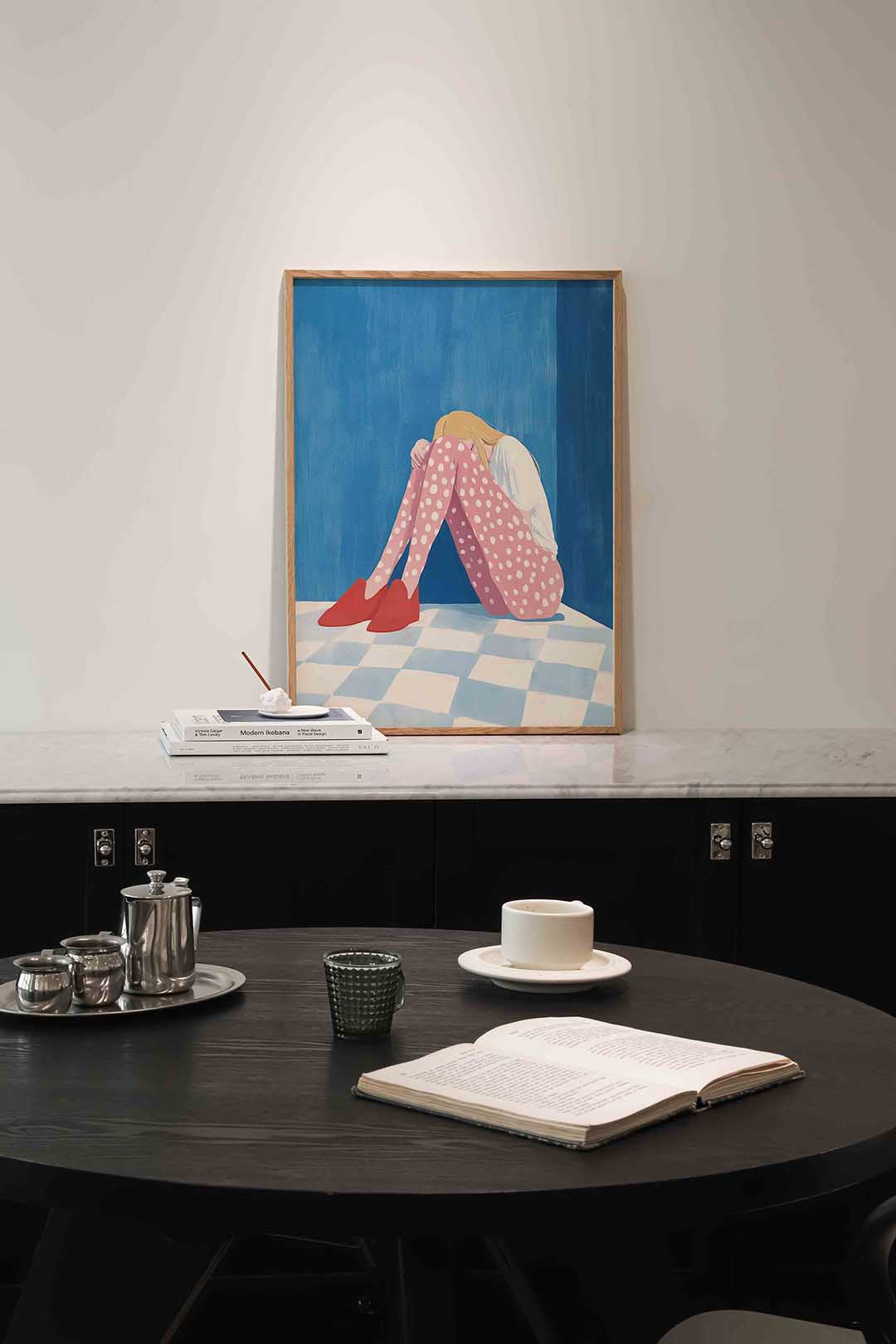 Zittende figuur met stippen Poster