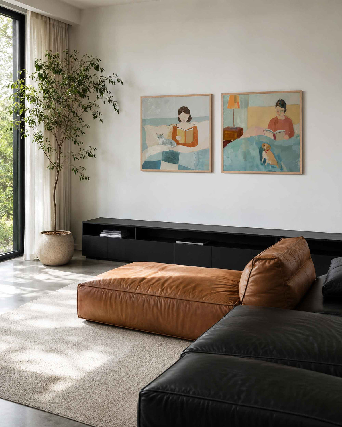 Interieurpresentatie van een tweedelige vierkante posterset met lezende vrouwen en huisdieren