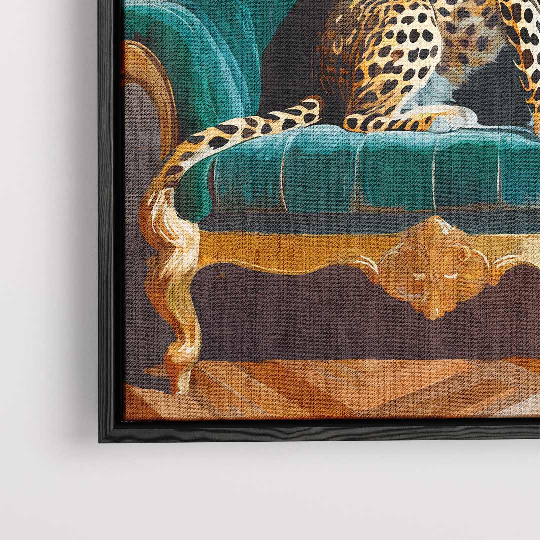 Luxe Leopard op Chique Sofa Kunstwerk
